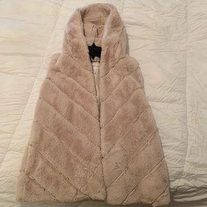 ✨BCBGeneration Faux Fur vest
